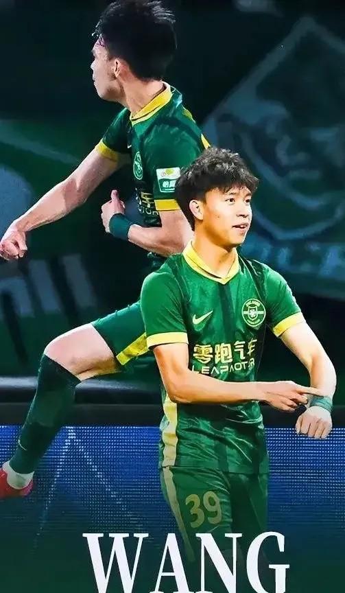 身价暴涨后，王钰栋当选中超5月最佳球员4场比赛打入4球