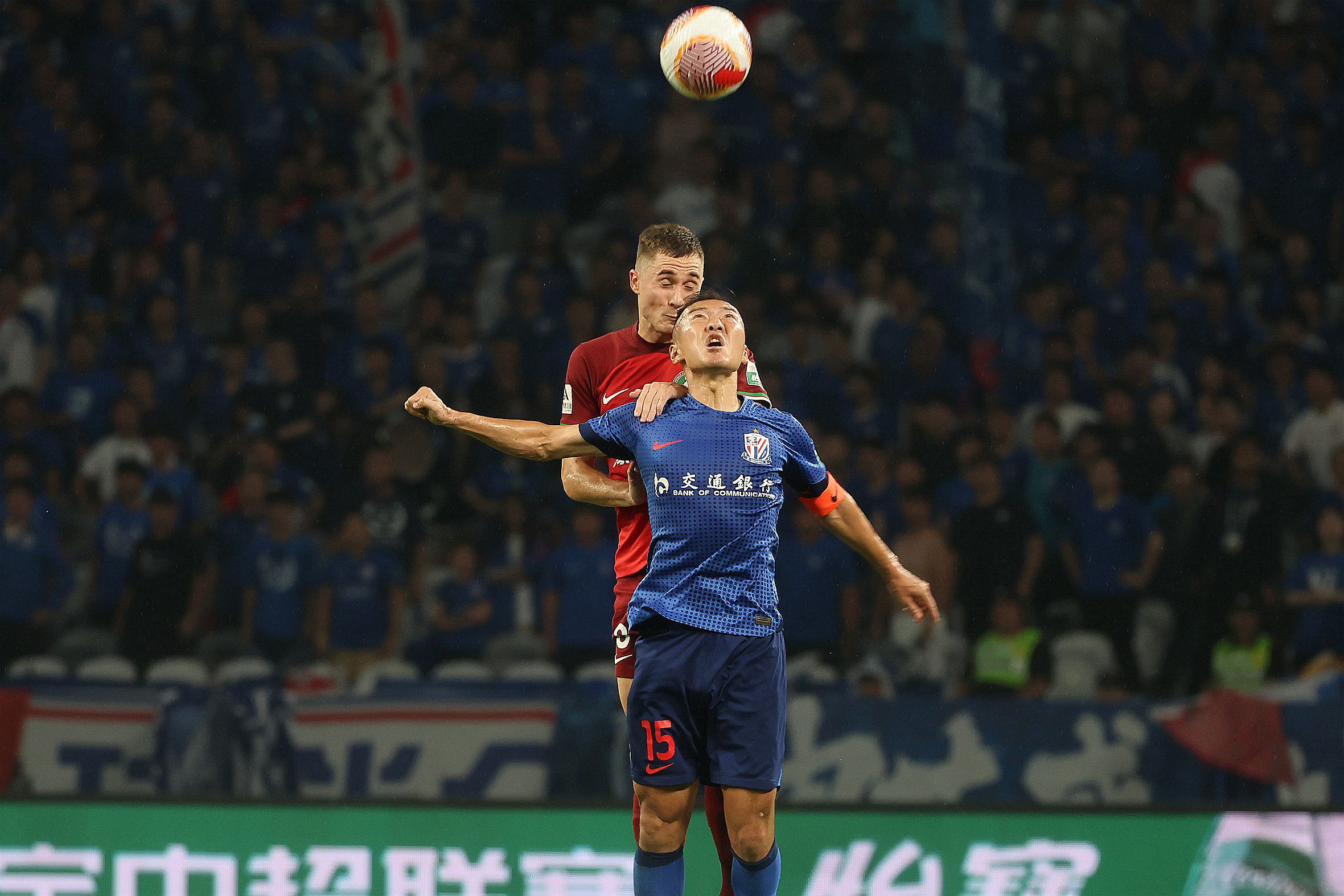 申花客场大破对手，迈入争冠行列